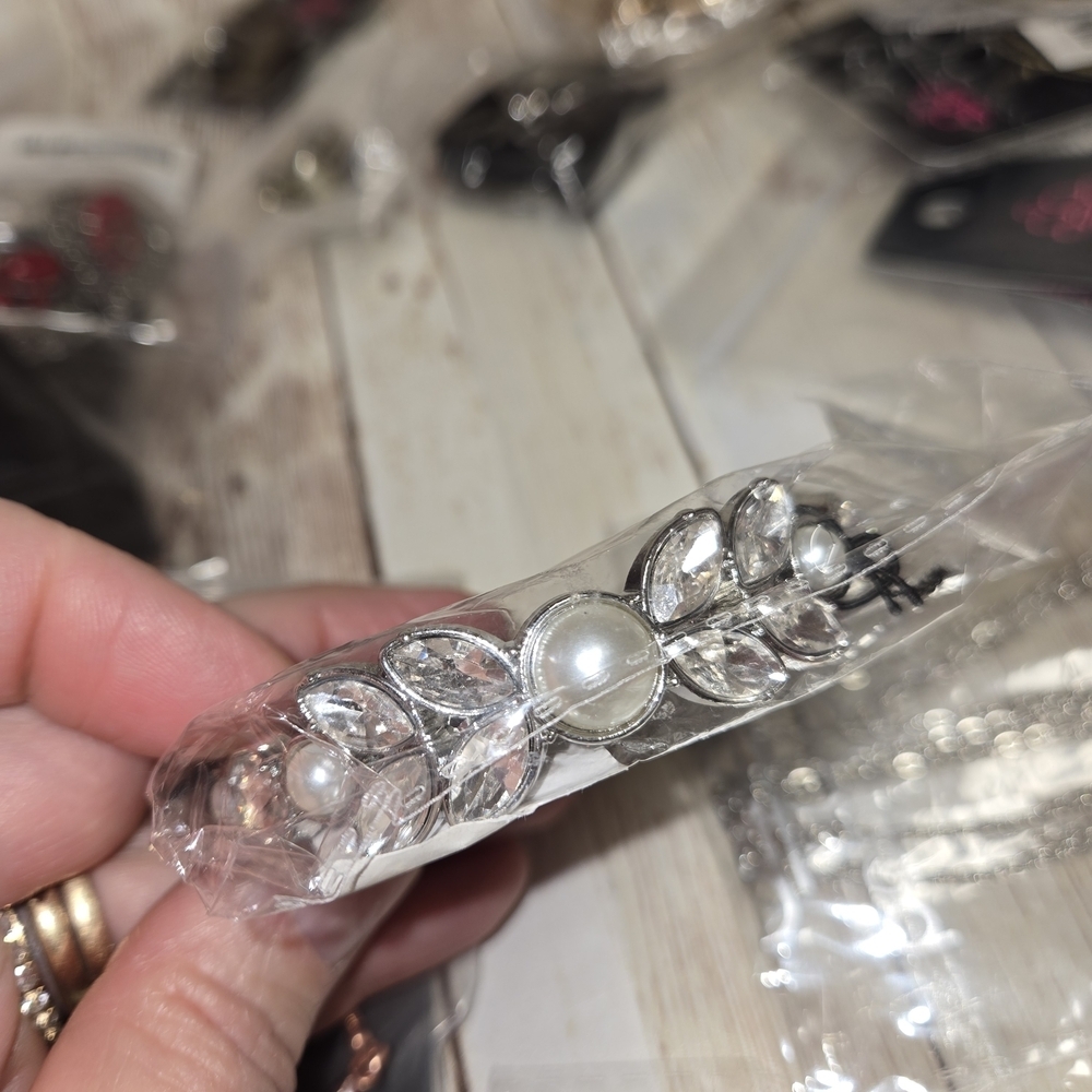 Wholesale Lot of Fashion Phone Charm Accessories - Mixed Colors and Styles - Picture 6 of 9